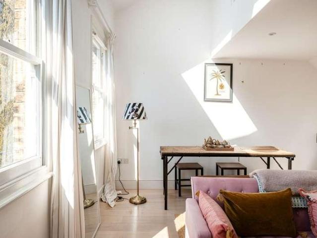Flat for sale in Maida Hill, Greater London