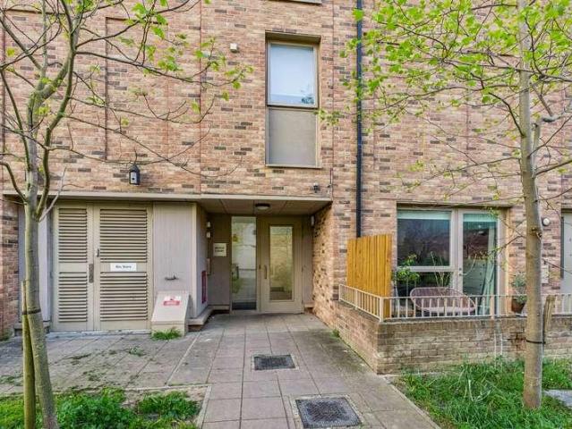 Flat for sale in London Borough of Lewisham, Greater London