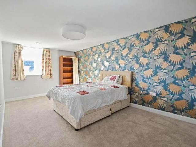 Flat for sale in Broadstone, Poole