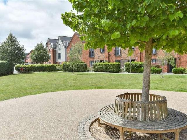 Flat for sale in Snodhurst, Chatham