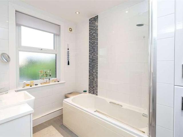 Flat for sale in Royal Borough of Kingston upon Thames, Greater London