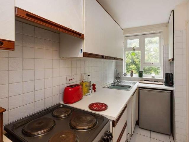 Flat for sale in The Slade, Oxfordshire