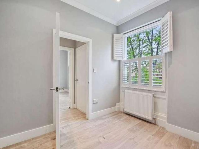 Flat for sale in St. John's Wood, Greater London
