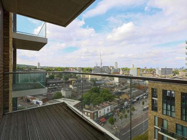 Flat for sale in Glyndon, Plumstead