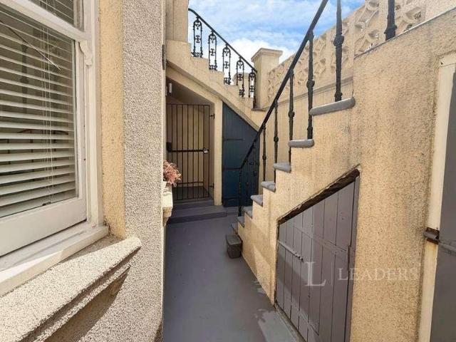 Flat for sale in Round Hill, Brighton & Hove