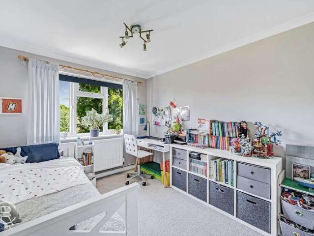 Flat for sale in London Borough of Ealing, Hanwell