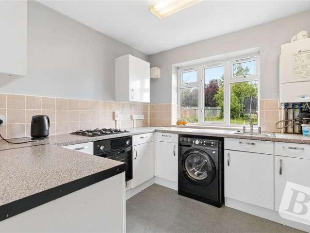 Flat for sale in Marks Gate, Greater London