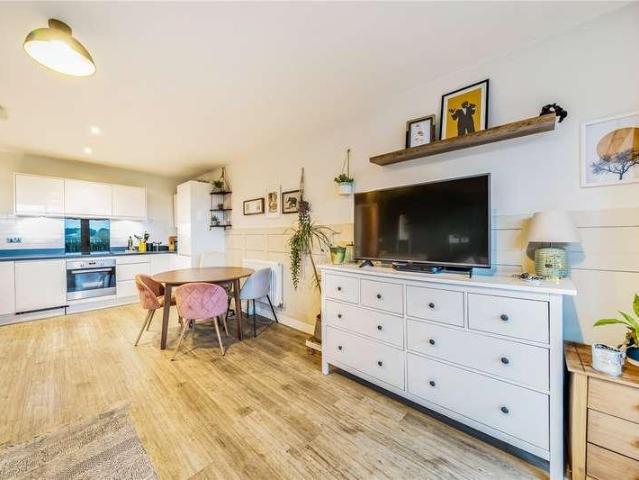 Flat for sale in London Borough of Bromley, Greater London