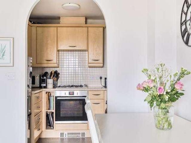 Flat for sale in Oakhurst, Haydon Wick