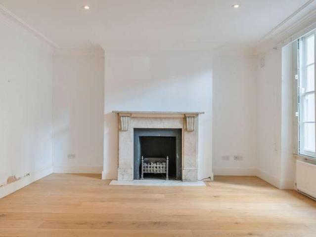Flat for sale in Kensal Town, Bayswater