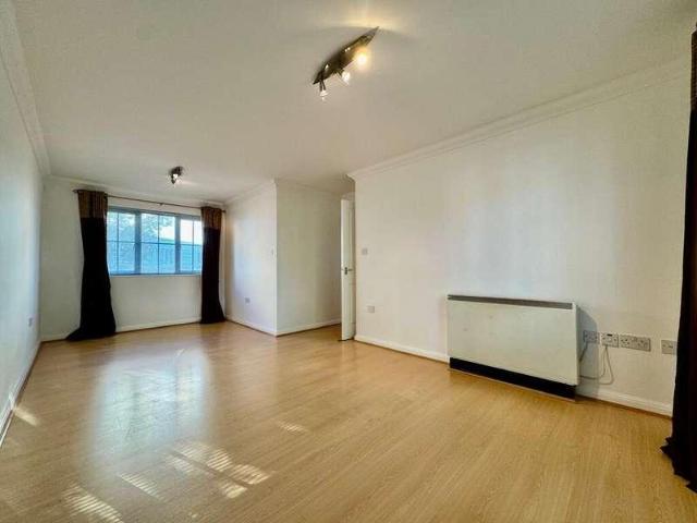 Flat for sale in Bocking, Braintree