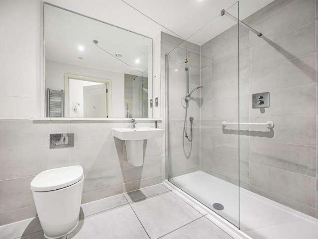 Flat for sale in Caversham Heights, Reading