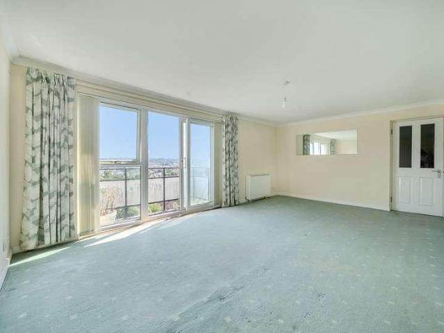 Flat for sale in Westbury on Trym, Bristol