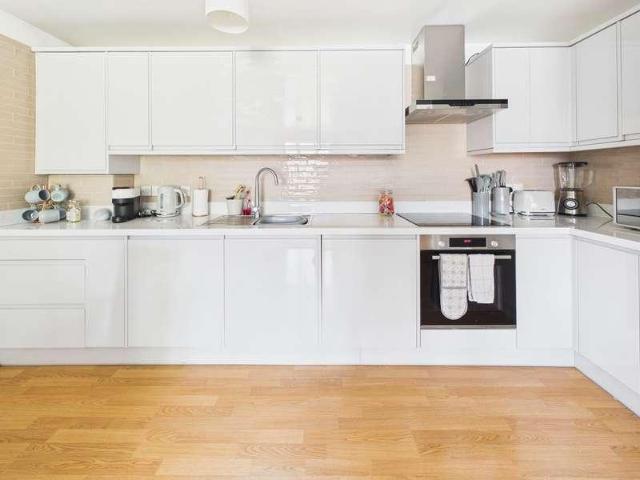Flat for sale in Jubilee Industrial Centre, King's Walden
