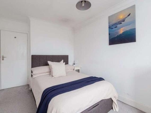 Flat for sale in St Marks, Maidenhead