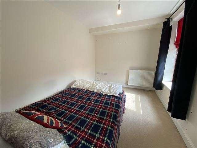 Flat for sale in Three Bridges, Glynde