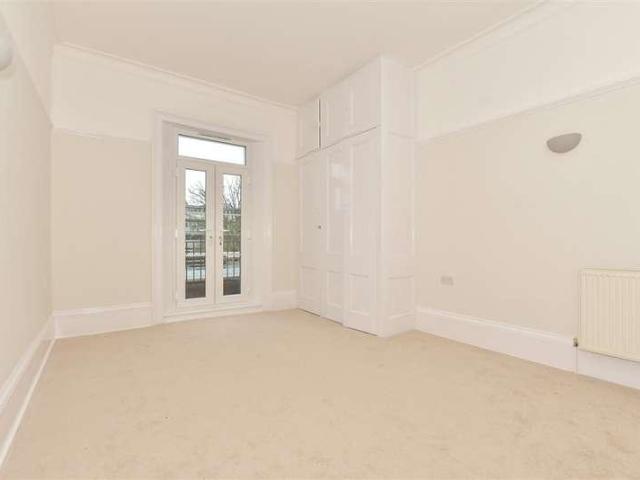 Flat for sale in Folkestone