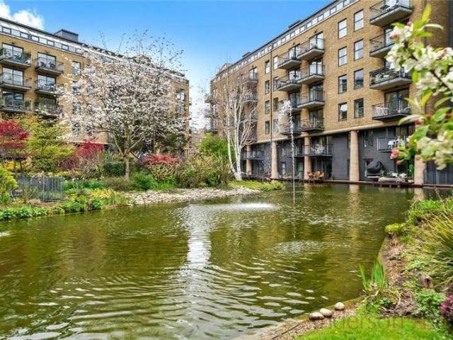 Flat for sale in Bermondsey, Greater London