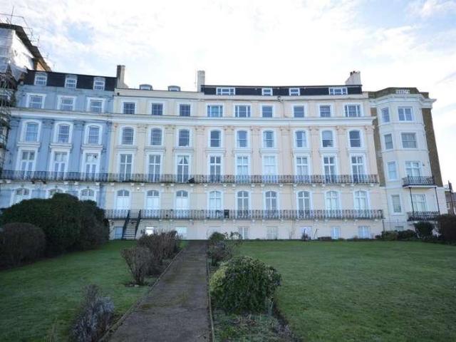 Flat for sale in Westbrook, Acol