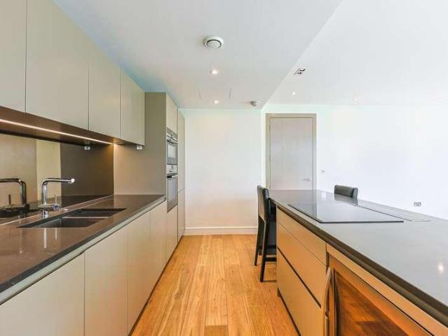 Flat for sale in Hammersmith, Greater London