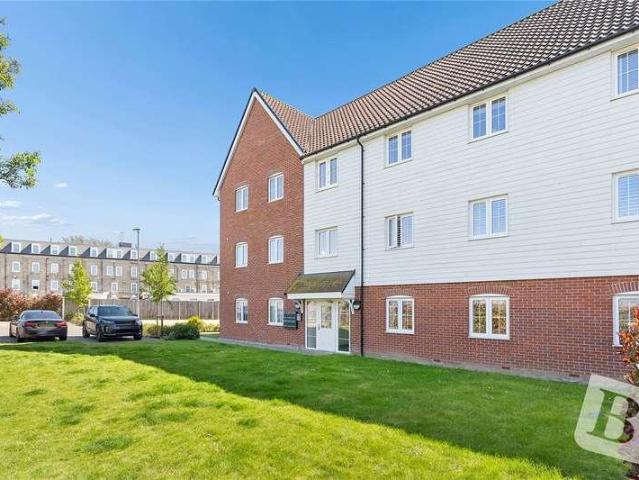 Flat for sale in Chelmsford, Essex