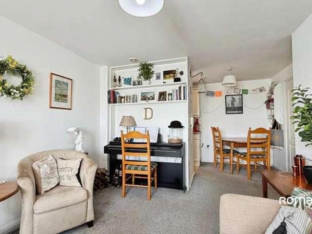 Flat for sale in Priest Down, Hampshire