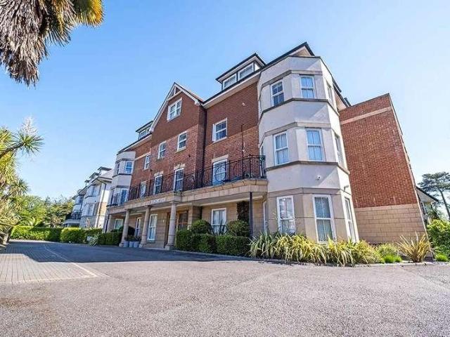 Flat for sale in Bournemouth, West Cliff