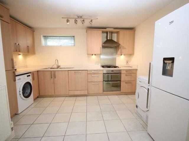 Flat for sale in The Hale, Greater London