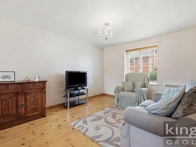 Flat for sale in Harlow, Essex