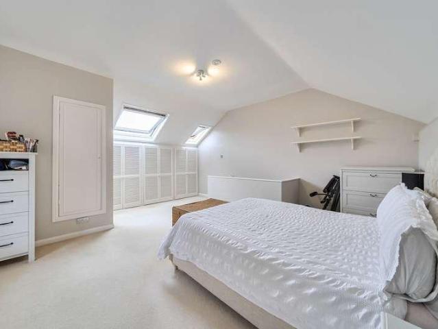 Flat for sale in Wealdstone, Greater London