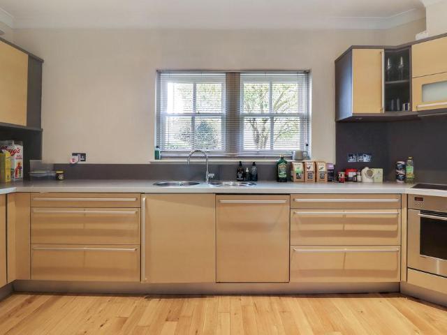 Flat for sale in Sunninghill and Ascot