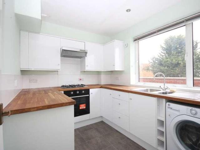 Flat for sale in Chalfont St. Peter, Denham