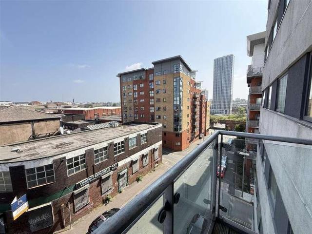 Flat for sale in Green Quarter, Georgia