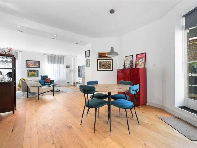 Flat for sale in City of Westminster, Greater London