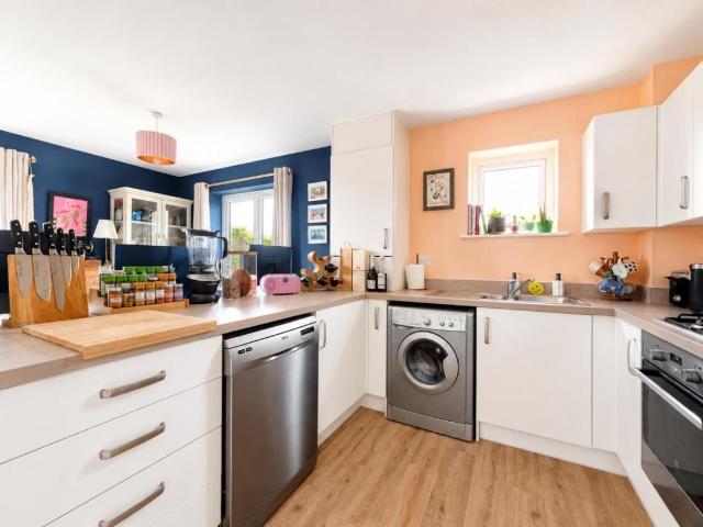 Flat for sale in Repton Park North, Bridgefield