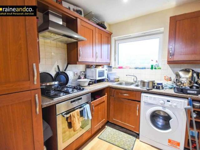 Flat for sale in Hatfield, Fretherne