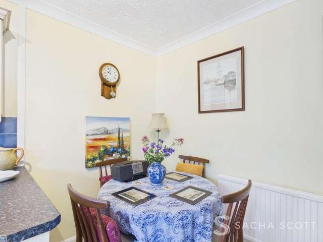 Flat for sale in Nork, Red Hill