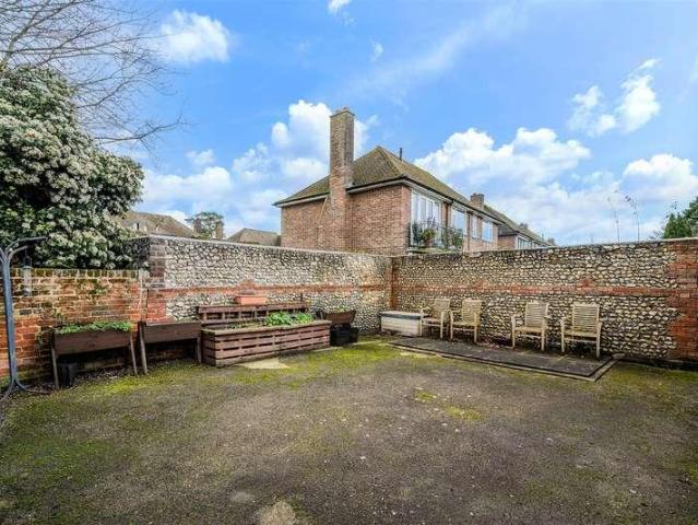 Flat for sale in Nork, Red Hill
