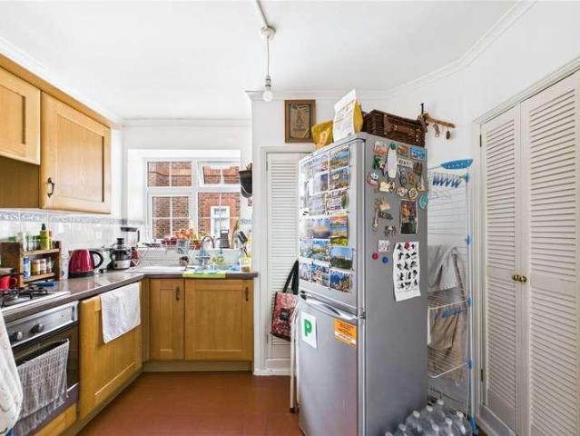 Flat for sale in Herne Hill, Greater London