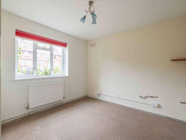 Flat for sale in Slough