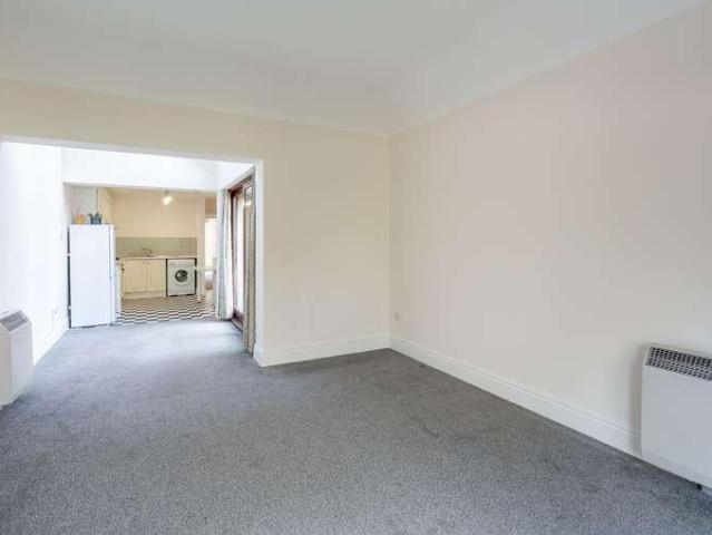 Flat for sale in The Slade, Oxfordshire
