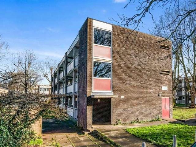Flat for sale in Brondesbury, Greater London
