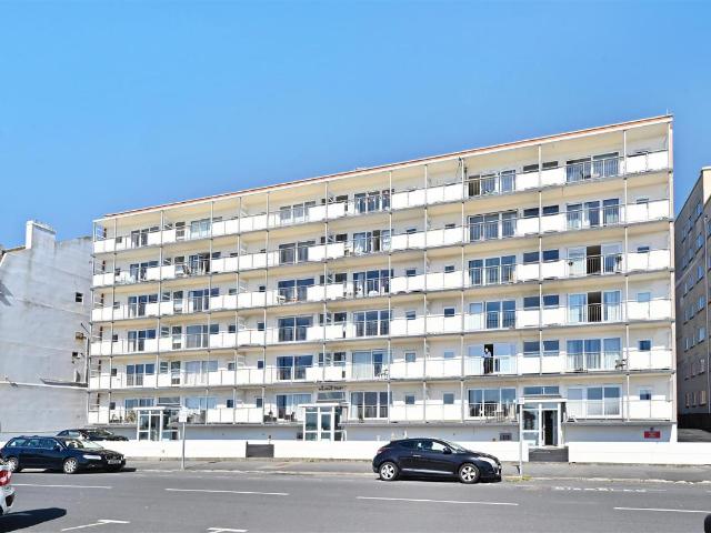 Flat for sale in Central, Heathlands