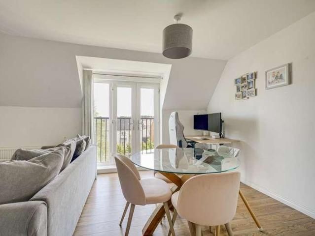 Flat for sale in Leighton-Linslade, Leighton Buzzard