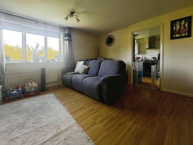 Flat for sale in Slough
