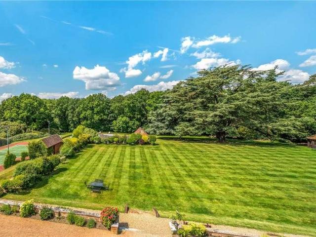 Flat for sale in Swallow, Buckinghamshire