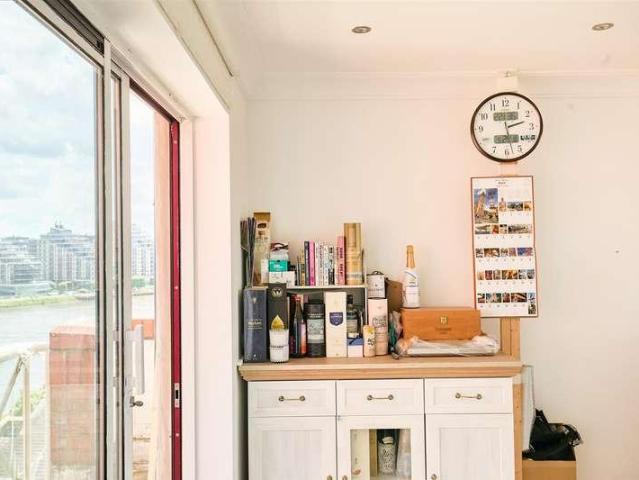 Flat for sale in Sands End, Greater London