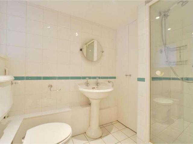 Flat for sale in Crouch End, Greater London