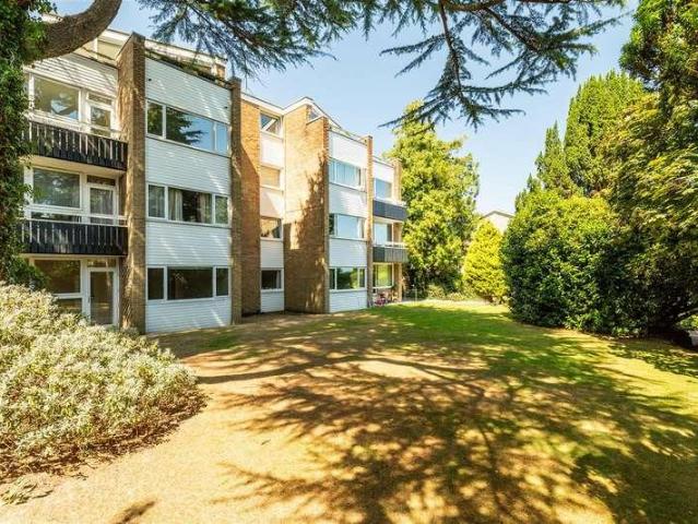 Flat for sale in Perryfields, West Sussex