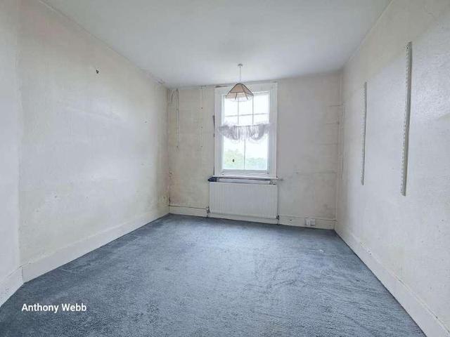 Flat for sale in Palmers Green, Greater London